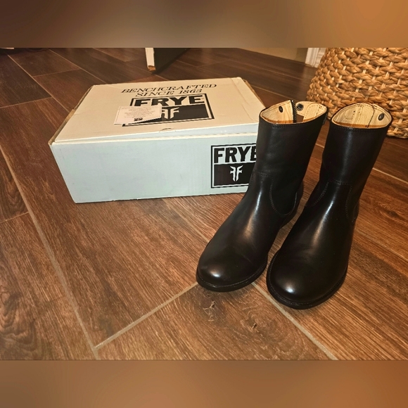 Frye Shoes - FRYE BLACK BOOT SZ 6.5 MELISSA button zip short boot